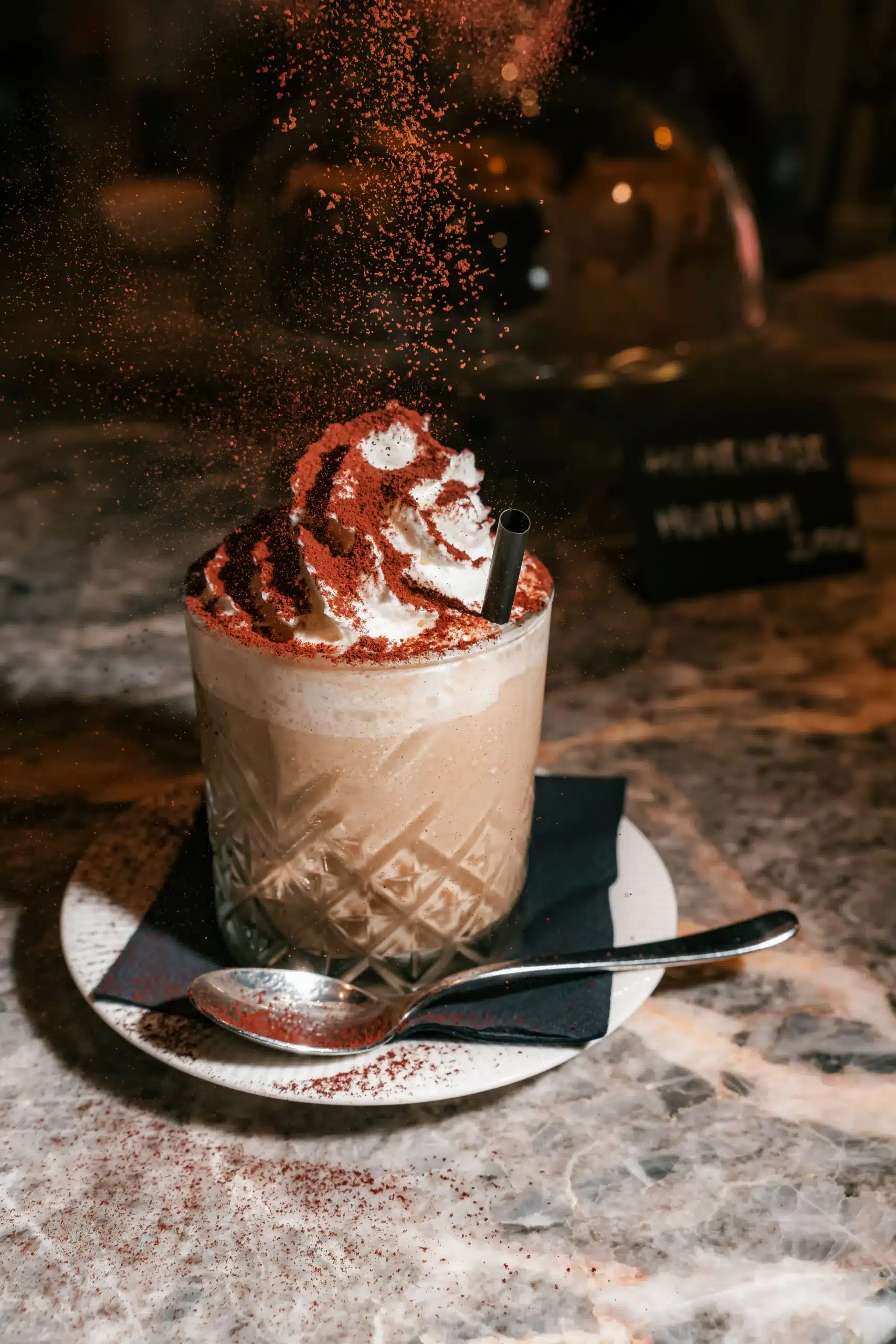 cappuccino con panna montata sopra
