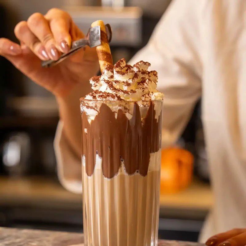 Frappè al cioccolato con panna